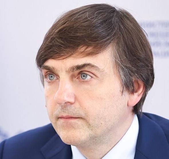 Сергей Кравцов рассказал о векторах развития системы образования в интервью телеканалу «Россия 24»